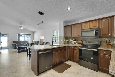Welcome home! This move-in ready 3-bedroom, 2-bathroom - photo 19