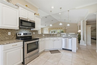 Tucked away in the desirable Harbor Hills championship golf - photo 20