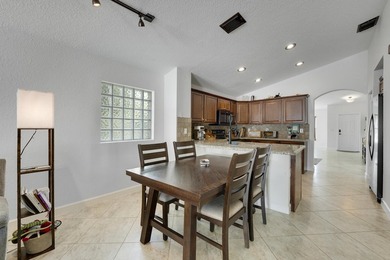 Welcome home! This move-in ready 3-bedroom, 2-bathroom - photo 21