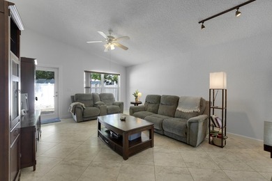 Welcome home! This move-in ready 3-bedroom, 2-bathroom - photo 22