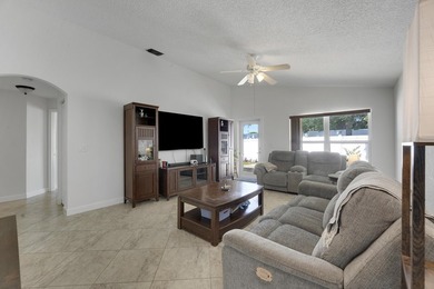 Welcome home! This move-in ready 3-bedroom, 2-bathroom - photo 23