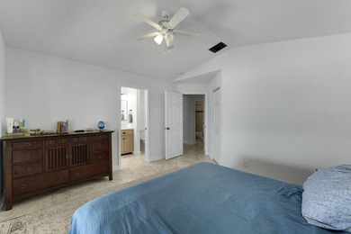 Welcome home! This move-in ready 3-bedroom, 2-bathroom - photo 27