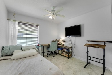 Welcome home! This move-in ready 3-bedroom, 2-bathroom - photo 30
