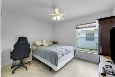 Welcome home! This move-in ready 3-bedroom, 2-bathroom - photo 32