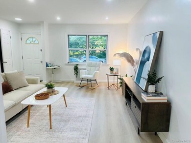 Welcome to this beautifully townhouse located in the heart of - photo 1