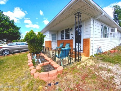 Welcome Home to your beautifully maintained Yellowstone model in - photo 2