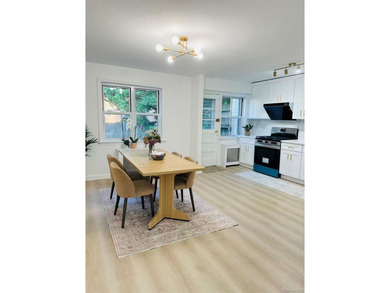 Welcome to this beautifully townhouse located in the heart of - photo 5