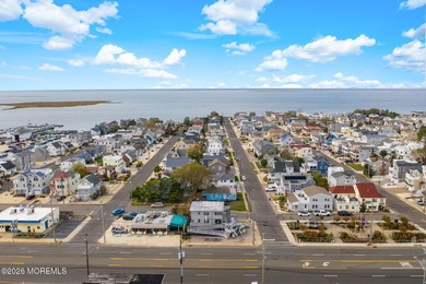Mixed-use property on the Boulevard offering both commercial and - photo 50