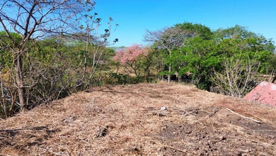 This 417 m2 flat lot is located in Huacas, approximately 20 - photo 3
