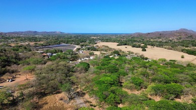 This 417 m2 flat lot is located in Huacas, approximately 20 - photo 4