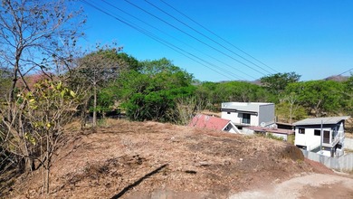 This 417 m2 flat lot is located in Huacas, approximately 20 - photo 7