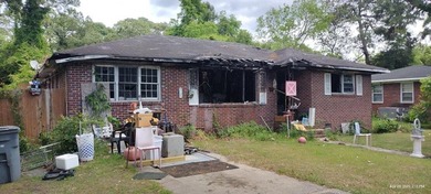 Bring this Solid Brick Ranch back to life - photo 1