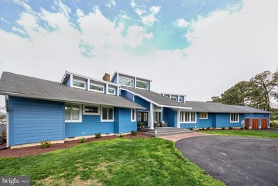 Welcome to the pinnacle of waterfront living in Cove Creek - photo 4