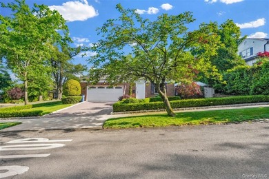 Magnificent sprawling ranch located in the prestigious - photo 2