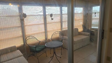 Beautiful Spacious, 1 bedroom, 1.5 bath unit with a large - photo 13
