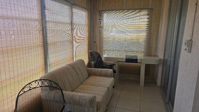 Beautiful Spacious, 1 bedroom, 1.5 bath unit with a large - photo 15