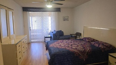 Beautiful Spacious, 1 bedroom, 1.5 bath unit with a large - photo 21