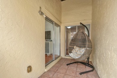 Welcome to this thoughtfully designed home in West Palm Beach - photo 23