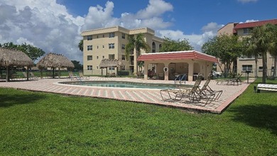 Beautiful Spacious, 1 bedroom, 1.5 bath unit with a large - photo 31