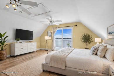 Wake up to refreshing bay breezes, and unwind with stunning - photo 43
