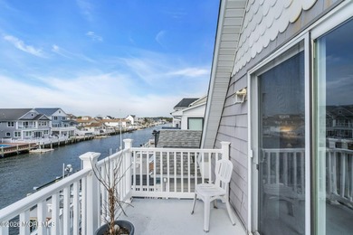 Wake up to refreshing bay breezes, and unwind with stunning - photo 47