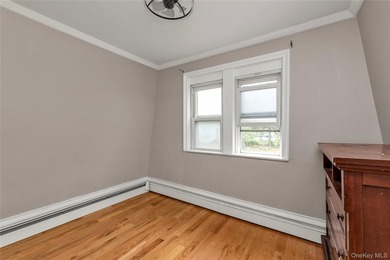 Two-bedroom Colonial on an oversized lot in Suffolk County - photo 9
