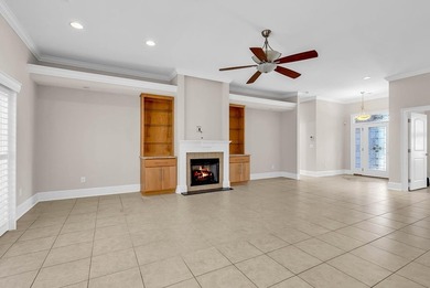 Discover the perfect blend of elegance and comfort in this - photo 2