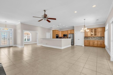 Discover the perfect blend of elegance and comfort in this - photo 4