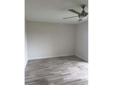 Fully remodeled unit on a quite tree lined street! Gated - photo 8