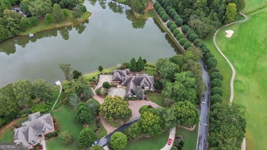 Welcome to a truly majestic residence nestled in the foothills - photo 4