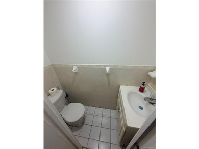 2 Bedrooms 1.5 bathrooms Spacious sunny & bright Beautiful And - photo 11