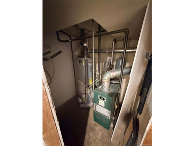 2 Bedrooms 1.5 bathrooms Spacious sunny & bright Beautiful And - photo 13