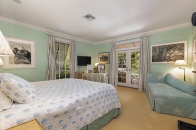 Wonderful Palm Beach cottage on a 14,029 SF lot on Garden Road - photo 13