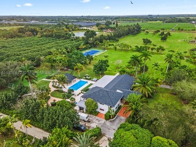 This spectacular house of almost 5 acres offers an experience - photo 14