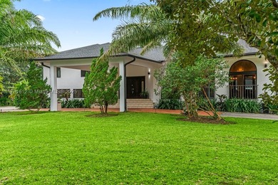 This spectacular house of almost 5 acres offers an experience - photo 28