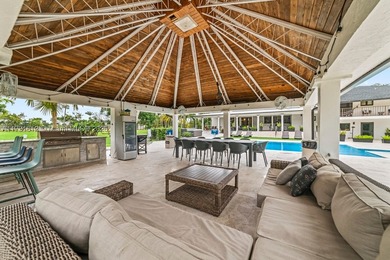 This spectacular house of almost 5 acres offers an experience - photo 31