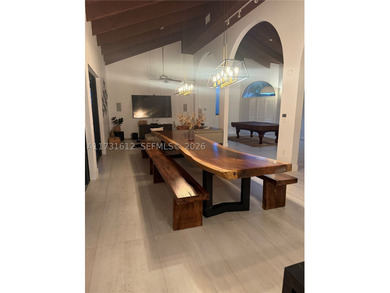 This spectacular house of almost 5 acres offers an experience - photo 50