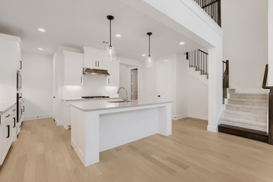 Gorgeous 2-story design from American Legend Homes featuring 4 - photo 9