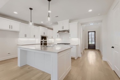 Gorgeous 2-story design from American Legend Homes featuring 4 - photo 10