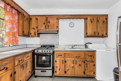 BEST PRICED HOME IN WHITESTONE!!!! Opportunity knocks on this - photo 7