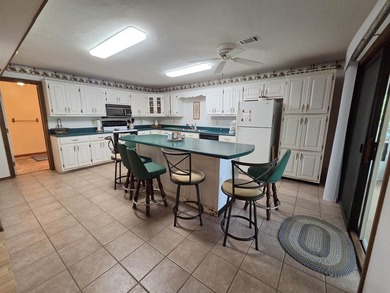 Privacy and Lakefront living, what more could you ask for? Deck - photo 3