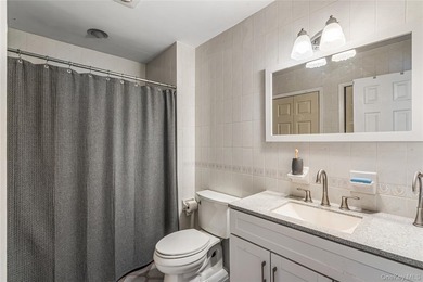 Welcome to this charming and well maintained Tudor Colonial one - photo 9