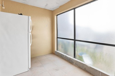 This charming lakefront 3-bedroom, 2.5-bath townhouse is ready - photo 11