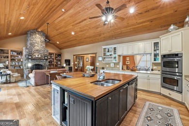 This spectacular 3,030-square-foot, 4-bedroom, 4-bathroom lake - photo 13