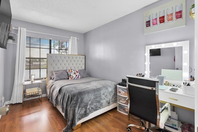 This charming lakefront 3-bedroom, 2.5-bath townhouse is ready - photo 16