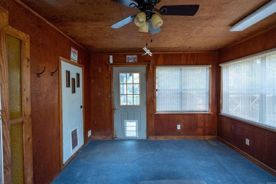 Spacious 3 bedroom and 2 bathroom cabin sitting on 1 acre - photo 17