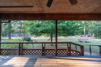 Spacious 3 bedroom and 2 bathroom cabin sitting on 1 acre - photo 20