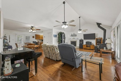 This one is priced WAY below comps, and is being sold AS IS. 637 - photo 26