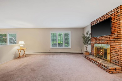 Spacious Contemporary Colonial situated on nearly an acre lot in - photo 7
