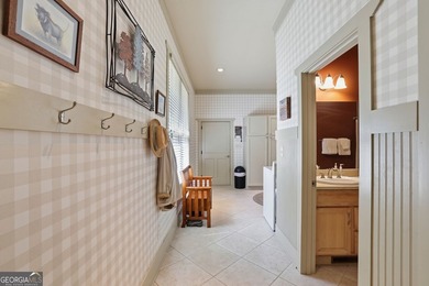 This spectacular 3,030-square-foot, 4-bedroom, 4-bathroom lake - photo 32